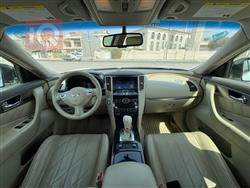 Infiniti QX70